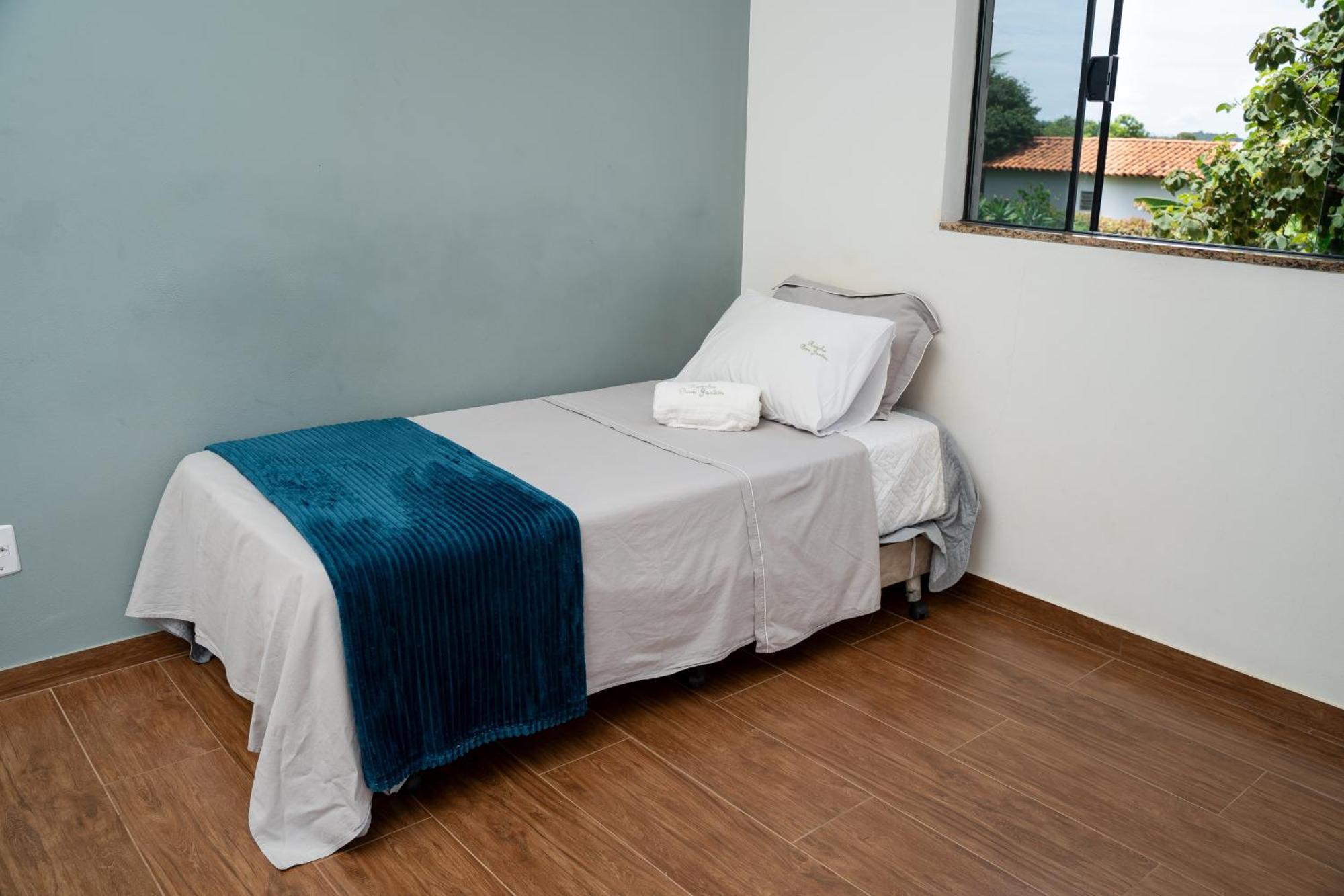Casa Com Piscina Vista Para Lago, 03 Quartos Confortaveis Capitolio Bagian luar foto